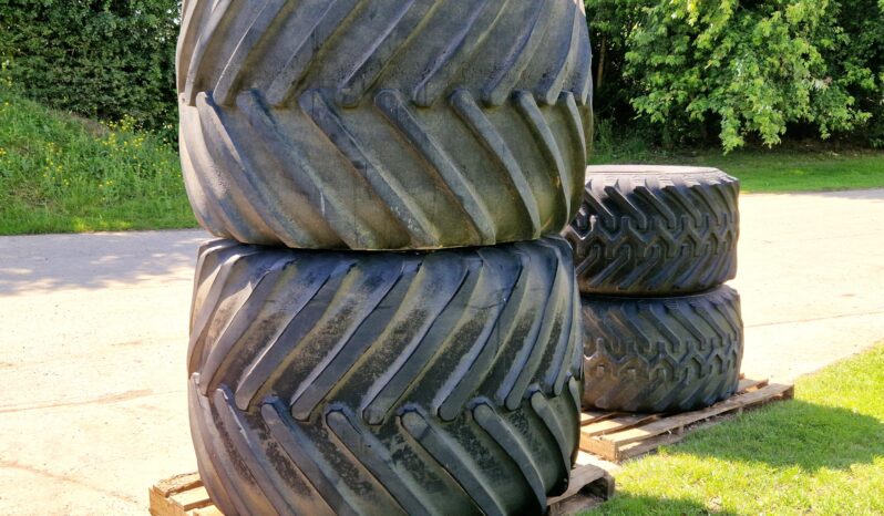 66.00 X 43.00 & 48 X 25 Goodyear Terra tyres full