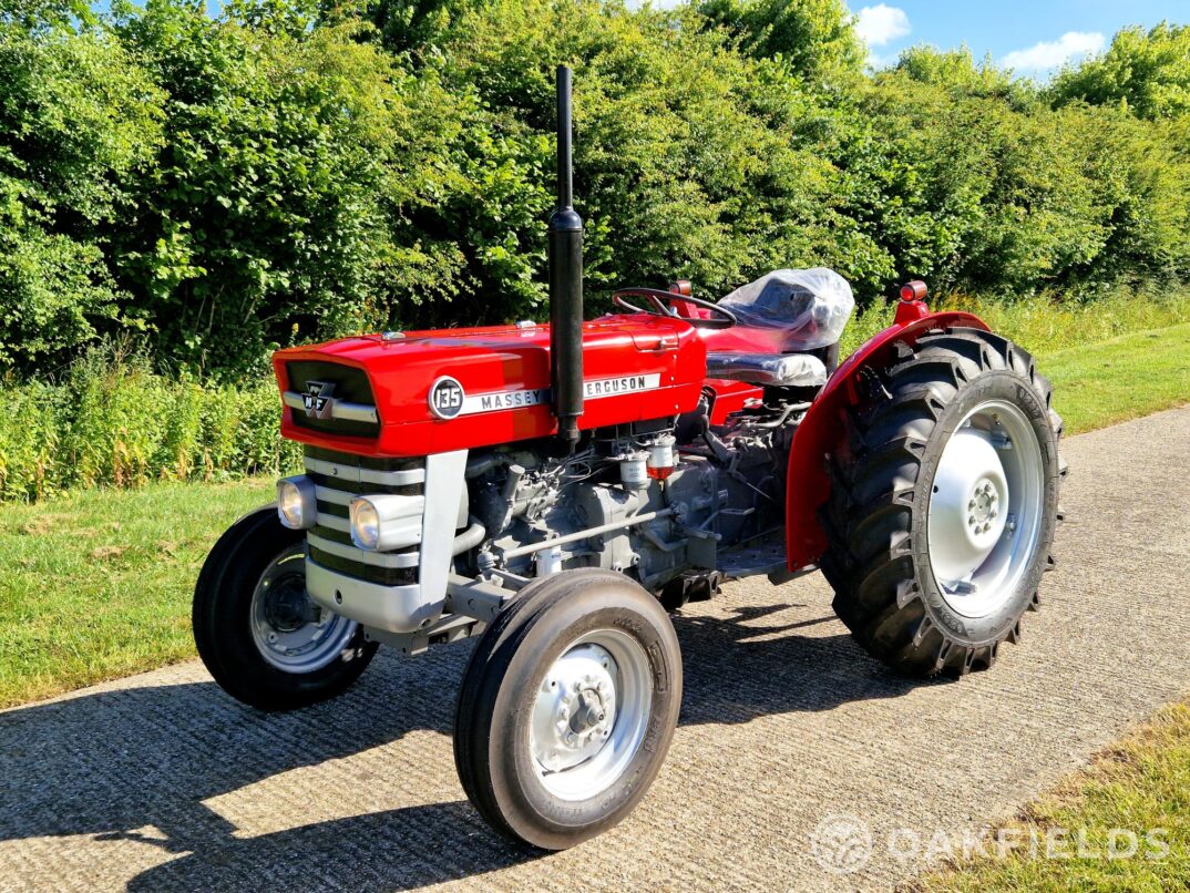 1976 Massey Ferguson 135 2WD Tractor