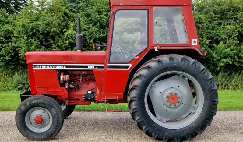 1983 International 685L 2WD Tractor full