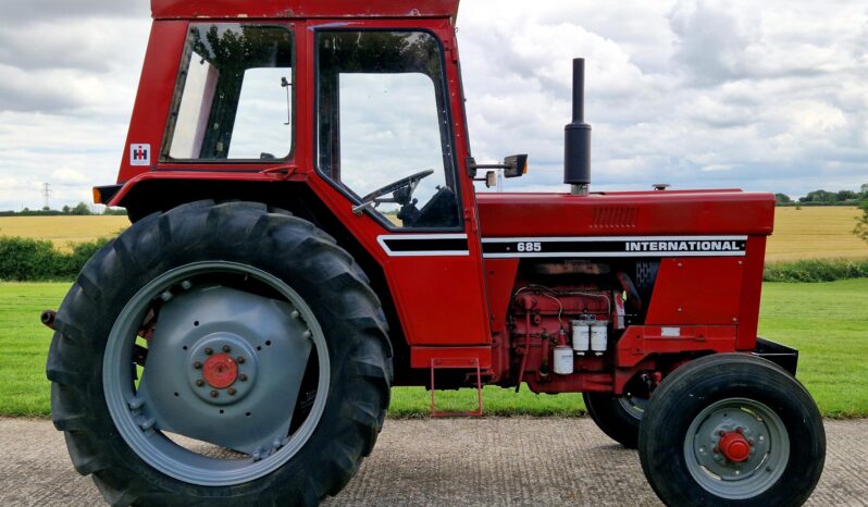 1983 International 685L 2WD Tractor full