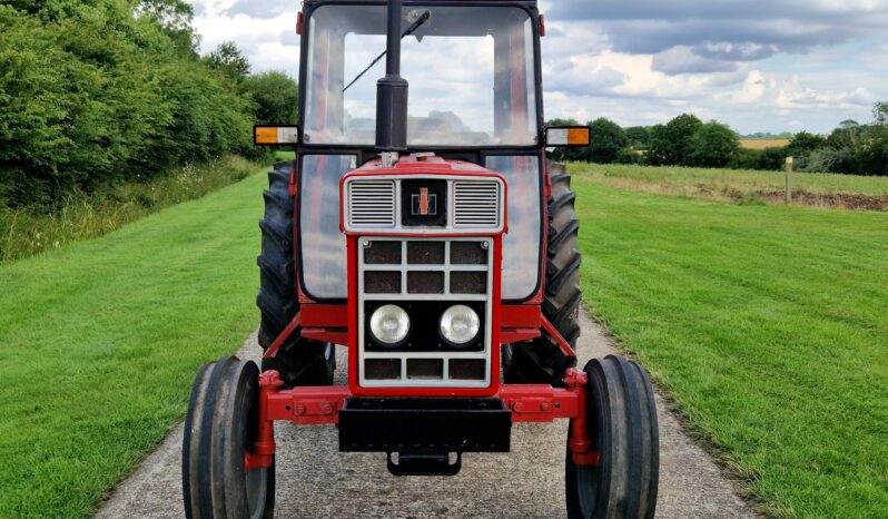 1983 International 685L 2WD Tractor full