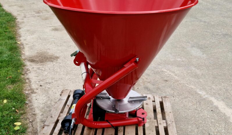 2023 Cosmo P500 Fertiliser Spreader full