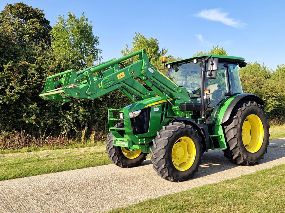 2018 John Deere 5090M 4WD Tractor