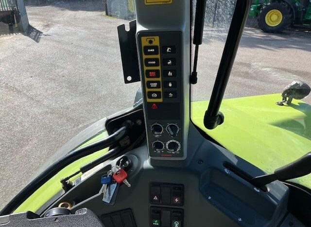 CLAAS Arion 650 full