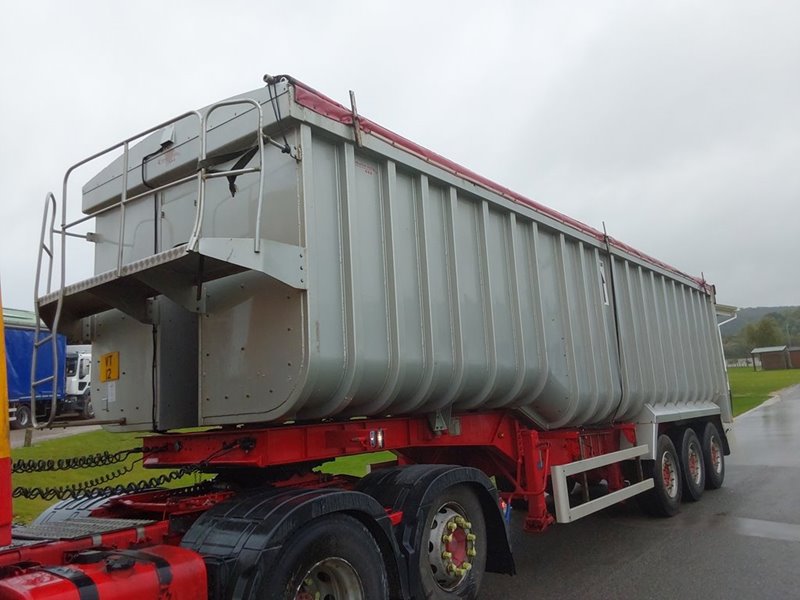 2010 WEIGHTLIFTER TRI AXLE (MERC) For Auction on 2024-10-04