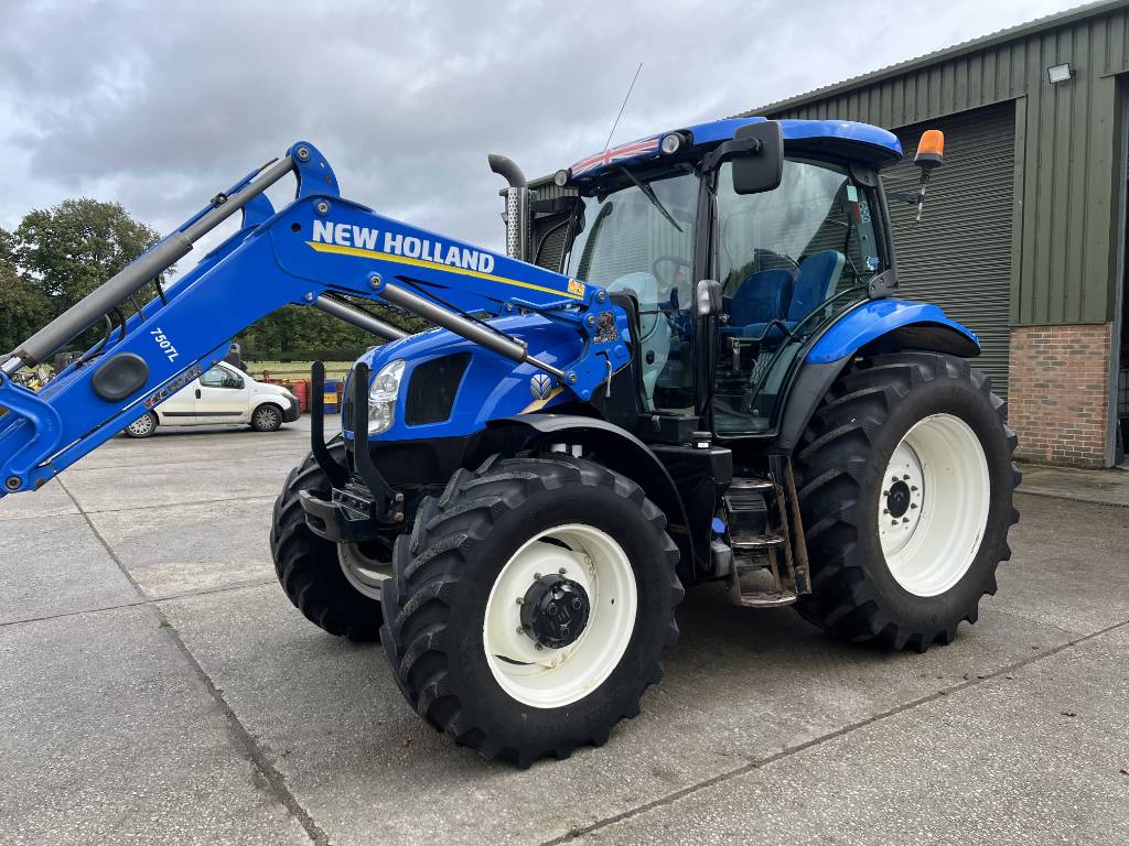 2015 New Holland T 6.160 with NH 750 TL Loader