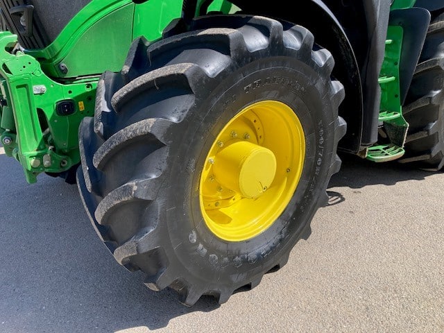 John Deere 6R 215