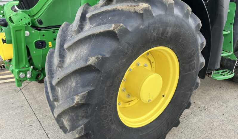 John Deere 6R 215 full