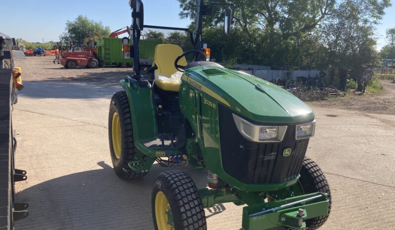 John Deere 3039R full