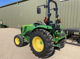 John Deere 4052M full