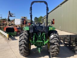 John Deere 4052M full