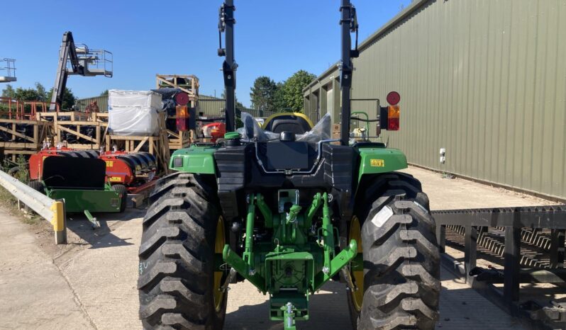 John Deere 4052M full