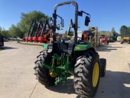 John Deere 4052M full