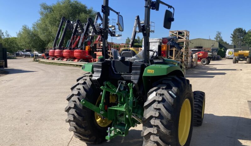 John Deere 4052M full