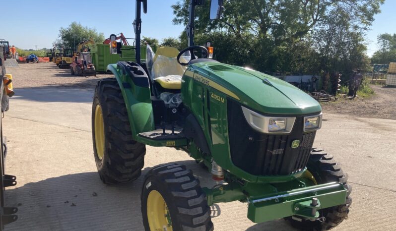 John Deere 4052M full