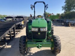 John Deere 4052M full