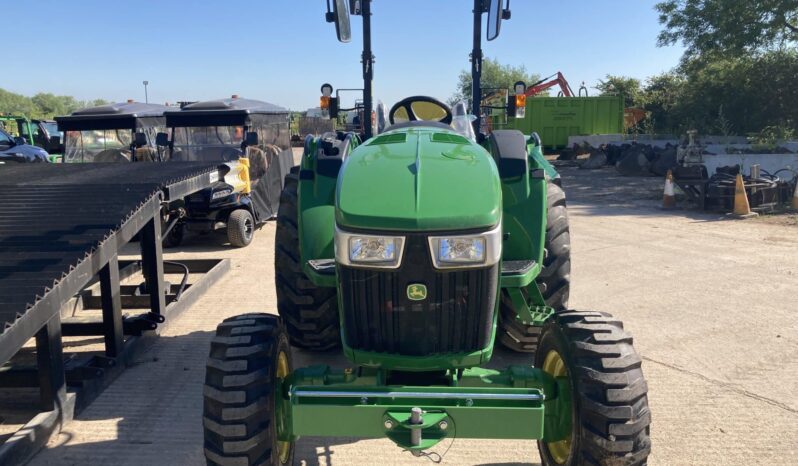 John Deere 4052M full