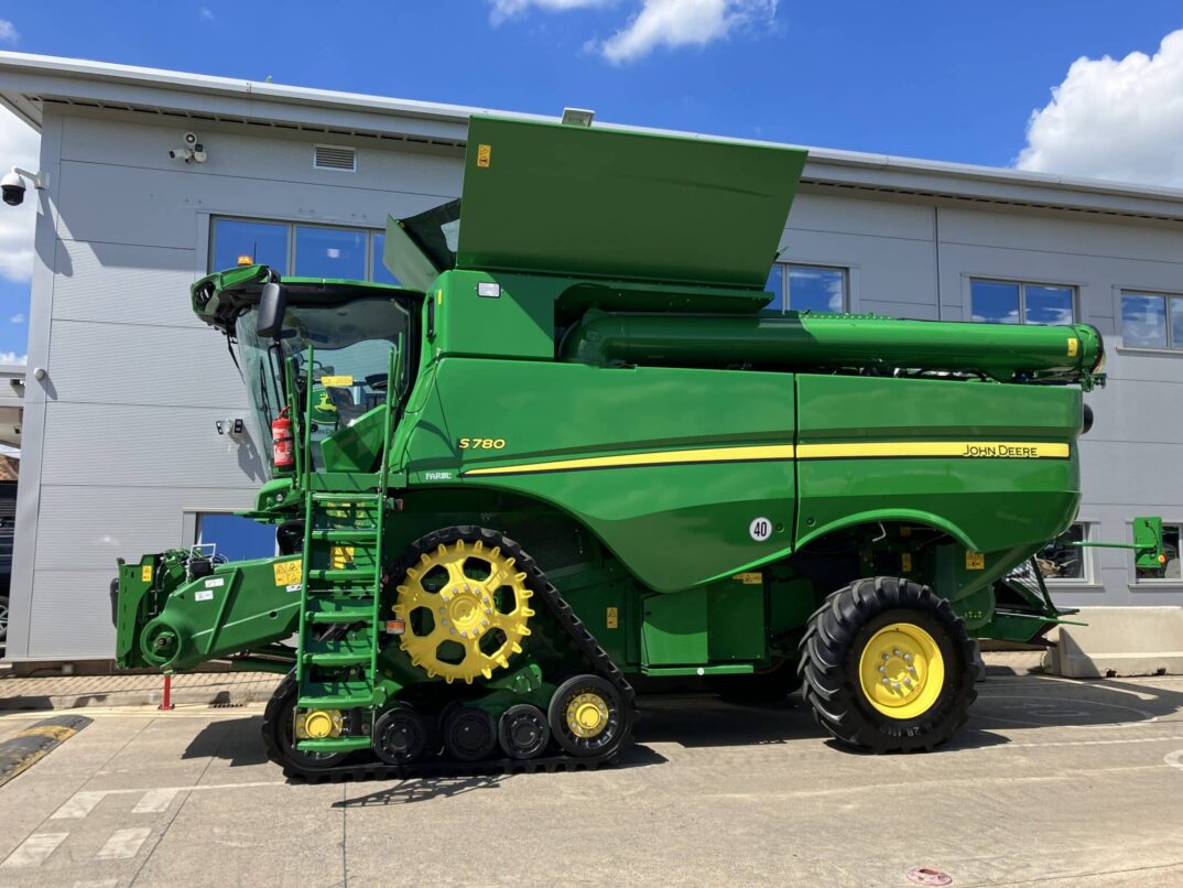 John Deere S780