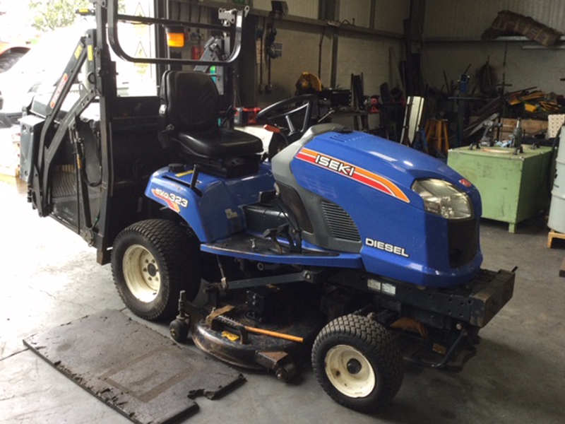 Used Iseki SXG 323 Mower