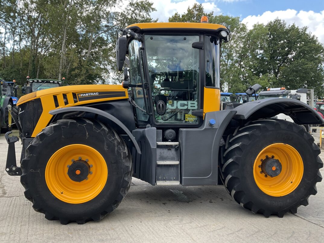 JCB FASTRAC 4220