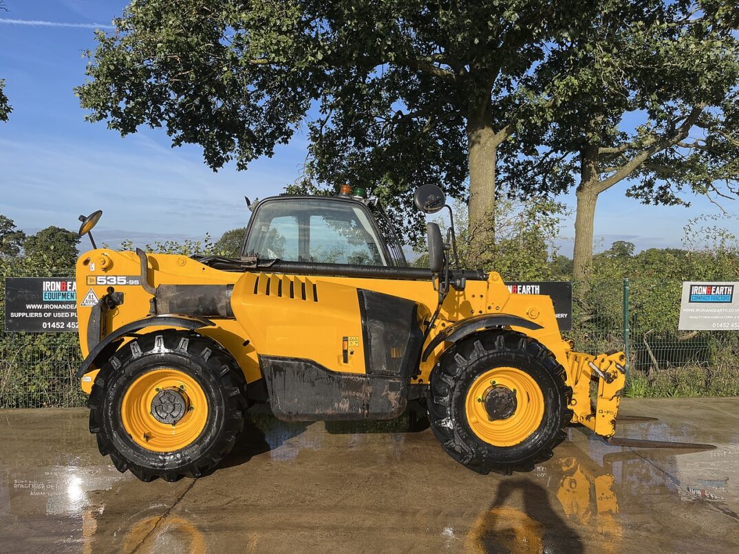 2019 JCB 535-95 (U735)