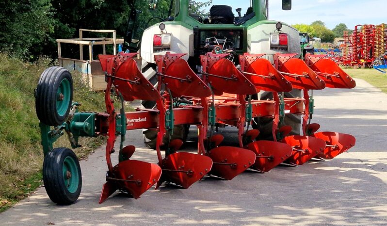 Kverneland LO85-300 6 furrow plough full