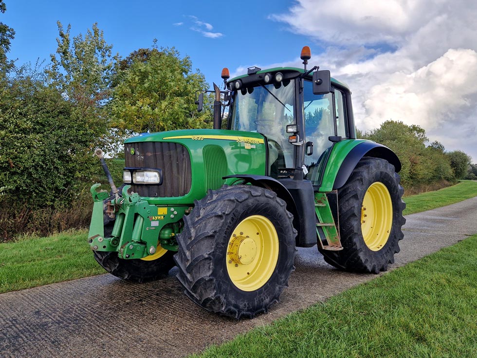 2005 John Deere 6820 Premium