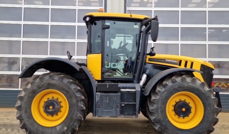 2021 JCB FASTRAC 4220 Tractors For Auction: Leeds – 23rd, 24th, 25th, 26th October @ 08:00am full