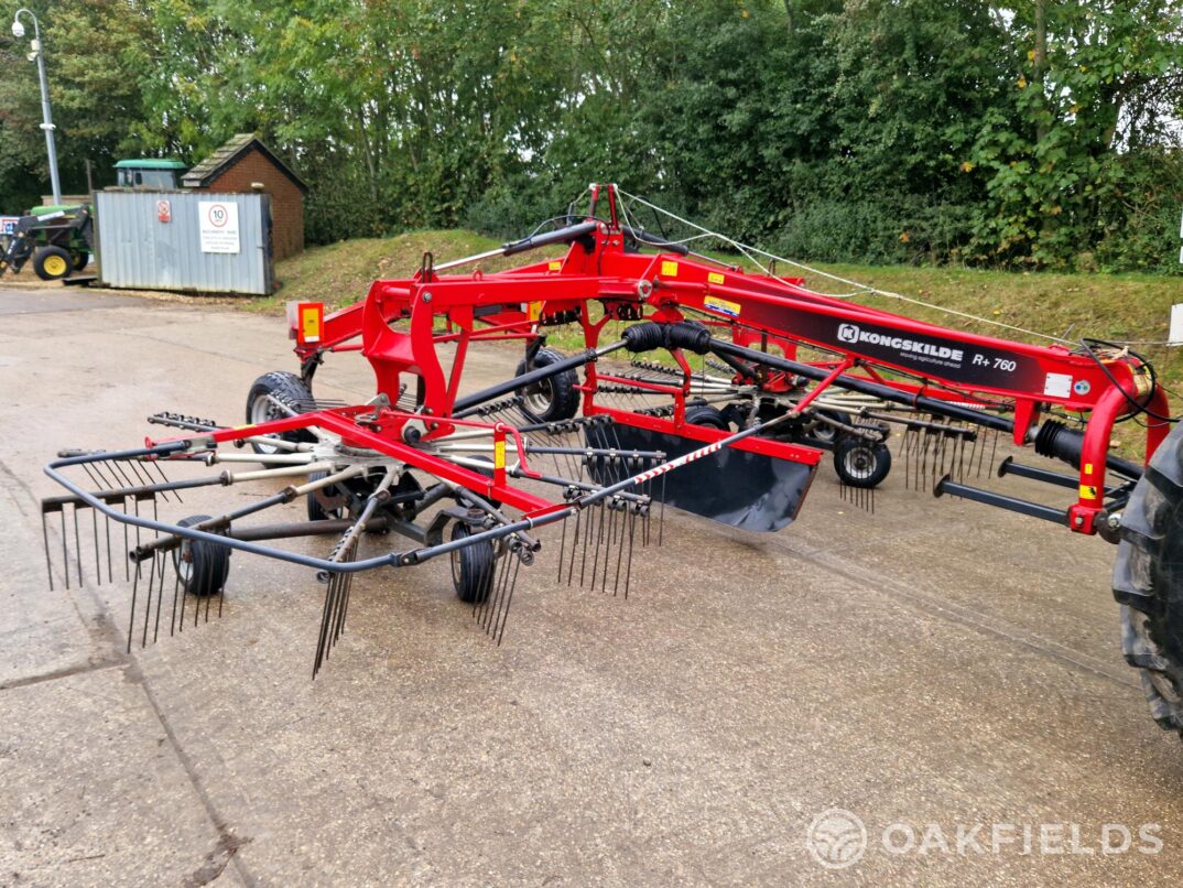 2017 Kongskilde R 760 twin rotor rake