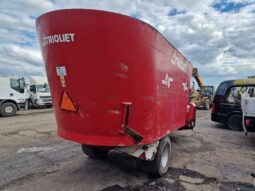 Trioliet Solomix 2-1800 Single Axle Drawbar Feeder full