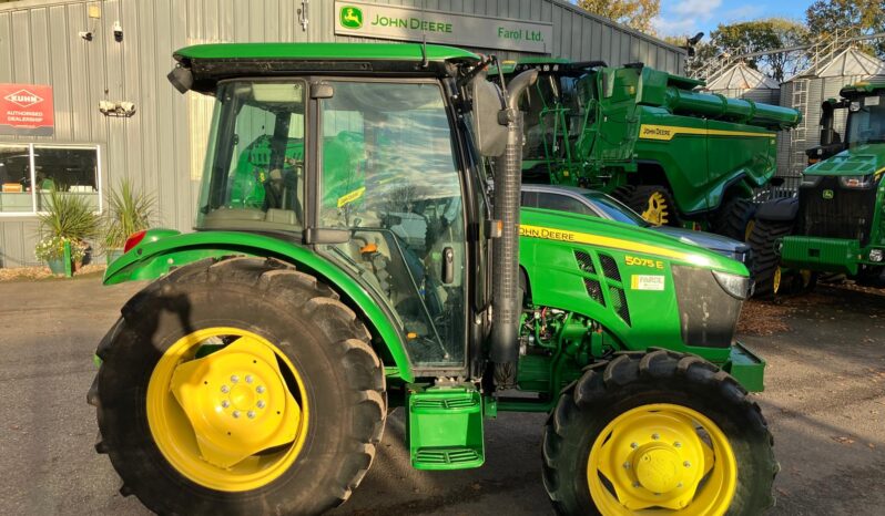 John Deere 5075E full