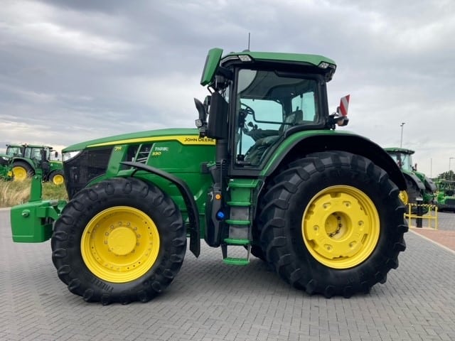 John Deere 7R 330