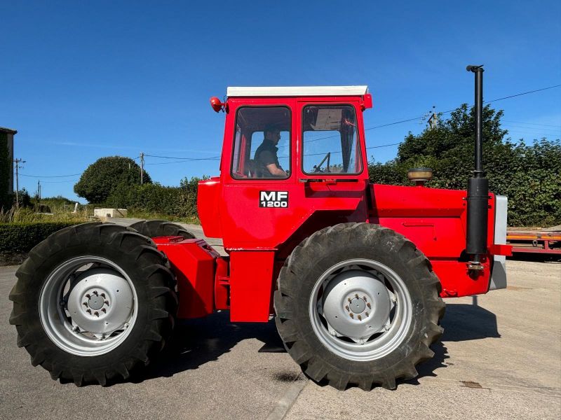 1976 Massey Ferguson 1200