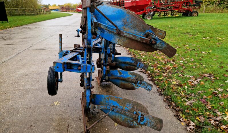 Ransomes 3 furrow hydraulic trip reversible plough full