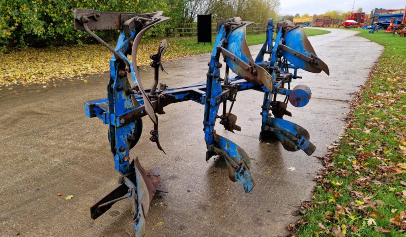 Ransomes 3 furrow hydraulic trip reversible plough full