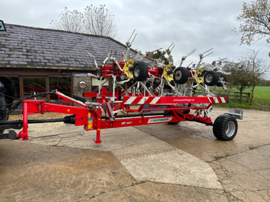 2018 POTTINGER HIT 12.14T TRAILED 12 ROTOR TEDDER 15,950 + VAT