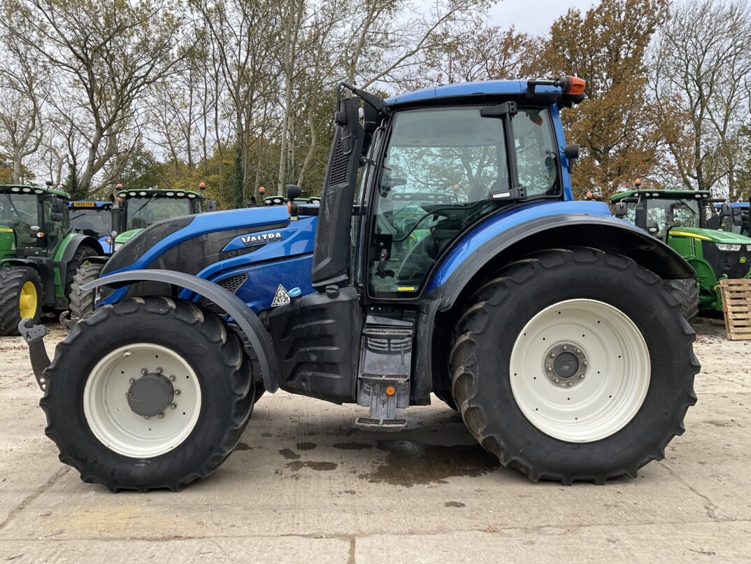 VALTRA T154