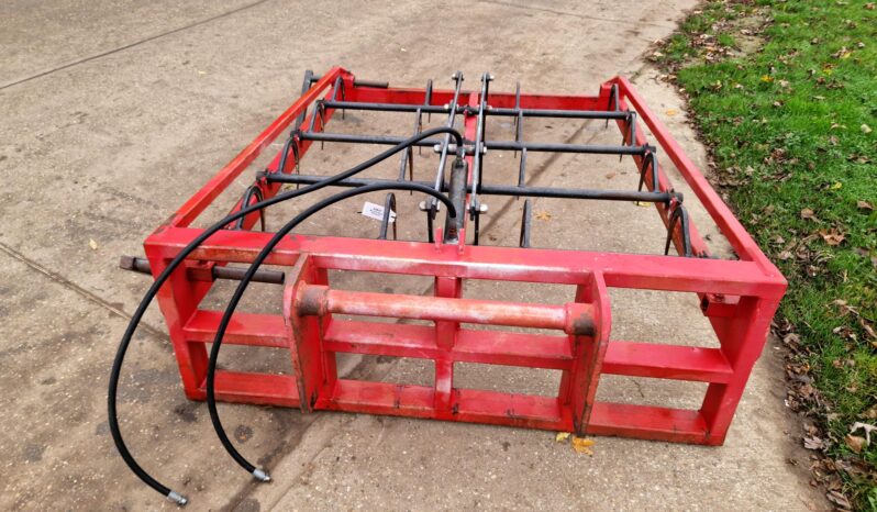 Moulton flat 8 bale grab full