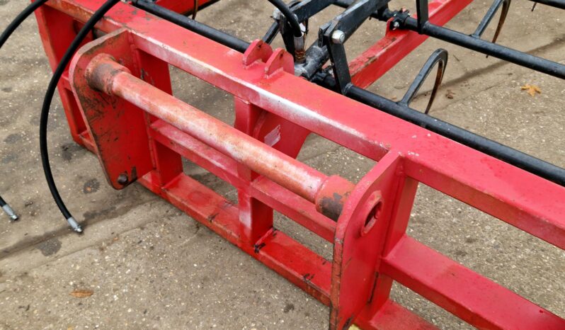 Moulton flat 8 bale grab full