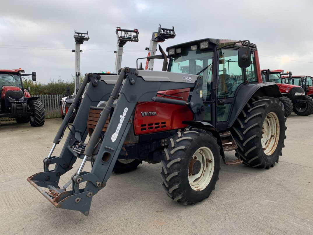 2005 Valtra 6350 in Carmarthenshire