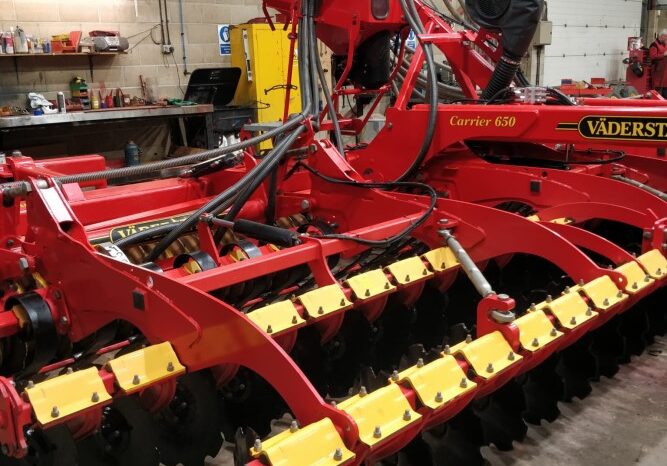 Vaderstad Carrier CR650CB c/w Vaderstad Bio Drill in Excellent conditionNew 470mm True Cut discs levelling Crossboard very good profile on Packer full