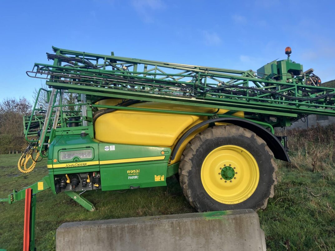 John Deere R952i