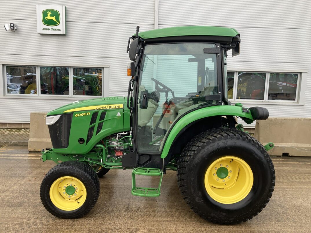 John Deere 4066R