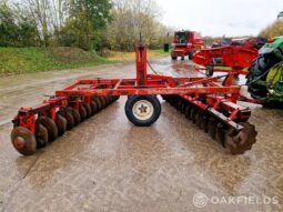 Pettit 76 Series 12′ trailed disc harrows full