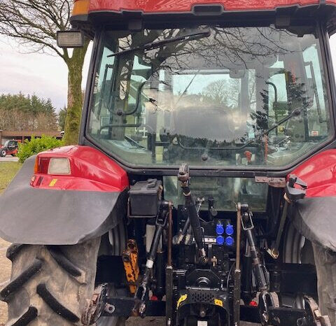 2011 Case-IH JXU 115 c/w LRZ 120 loader full