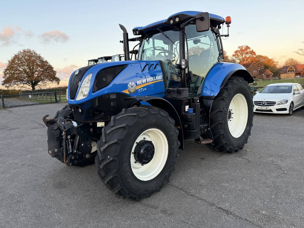 2017 New Holland T 7.210 Range Command