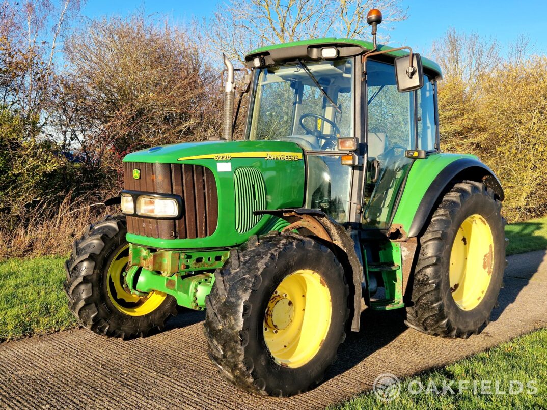 2007 John Deere 6220 4WD