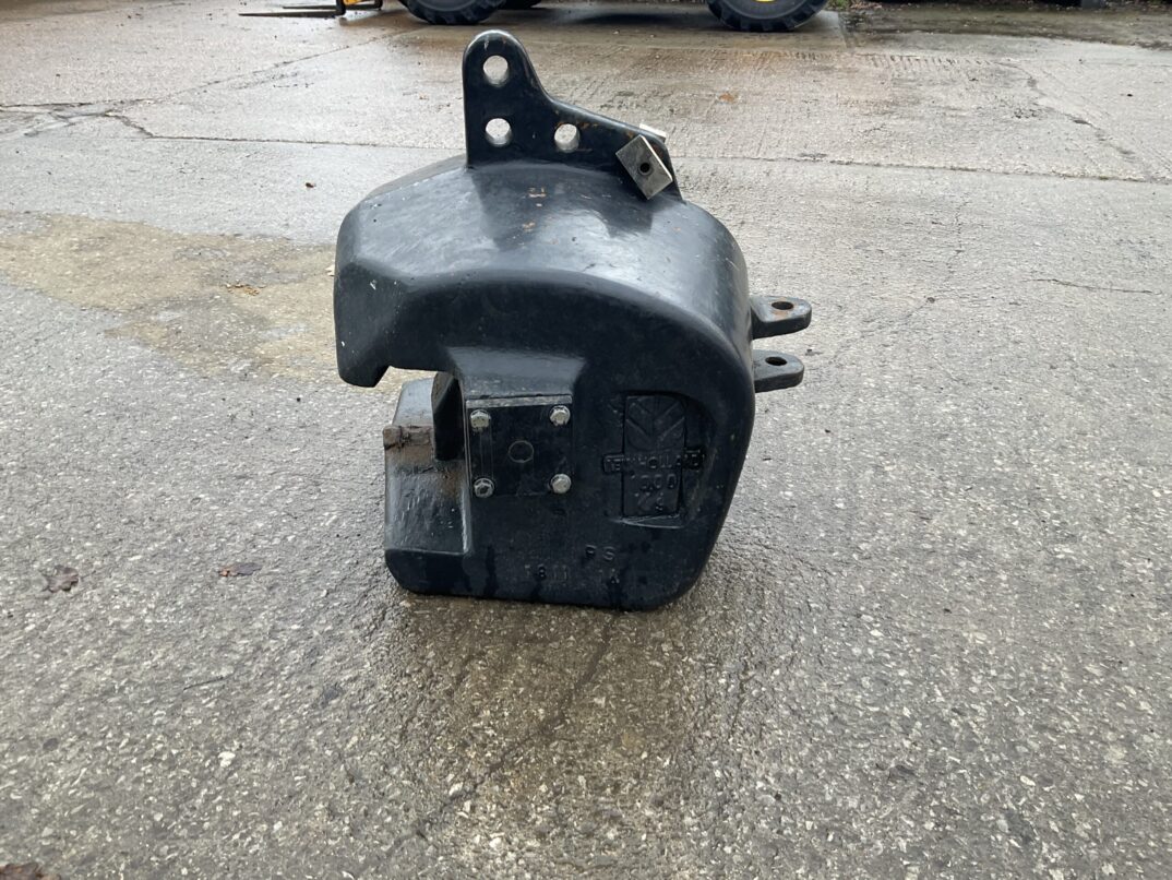 NEW HOLLAND 1000KG BLOCK WEIGHT