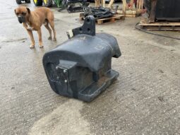 NEW HOLLAND 1000KG BLOCK WEIGHT full