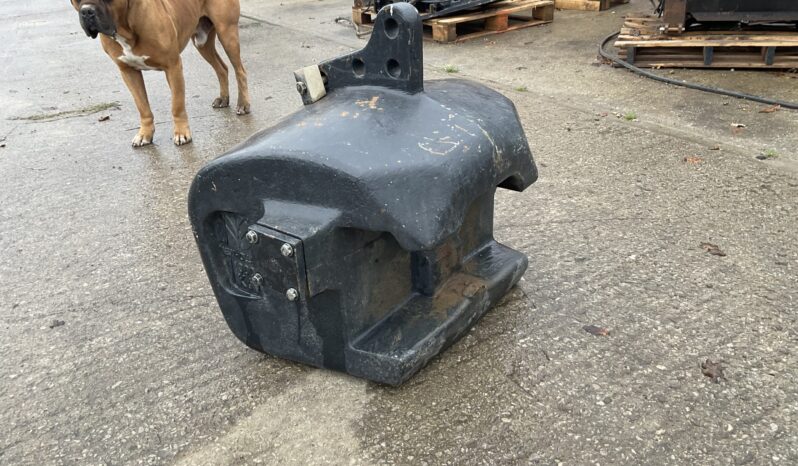 NEW HOLLAND 1000KG BLOCK WEIGHT full